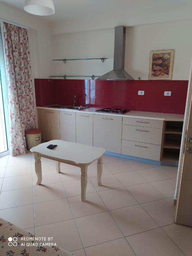 Summer Life Apartments Sarandë Buitenkant foto