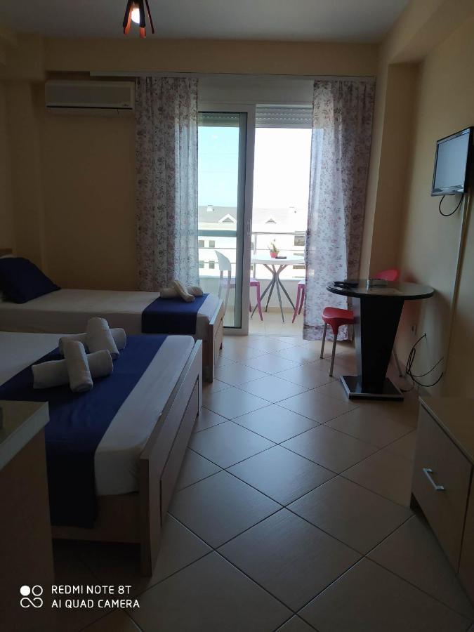Summer Life Apartments Sarandë Buitenkant foto